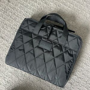 Vera Bradley Black Quilted Cosmetic Hanging Travel Pouch